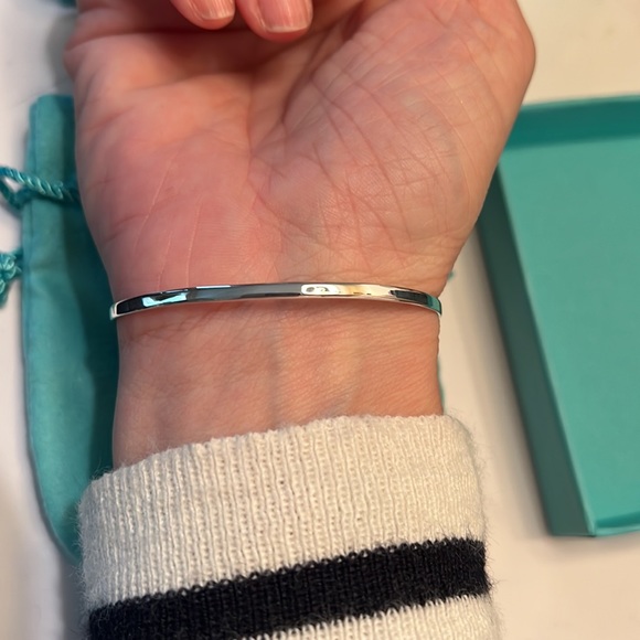 Tiffany and Co sterling heart bracelet - Picture 6 of 10